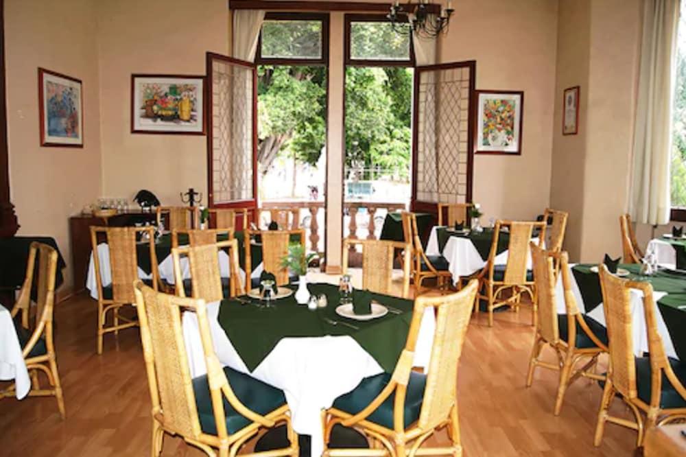 La Casona Del Llano Hotel 3*